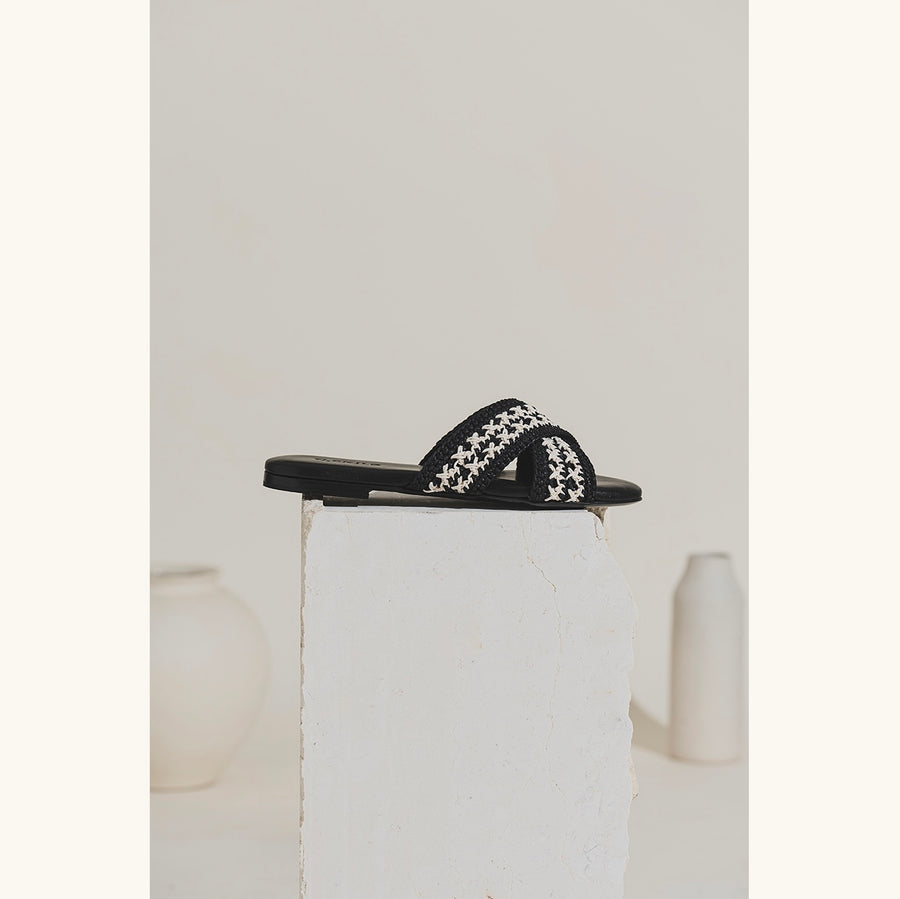 Ebe - Black