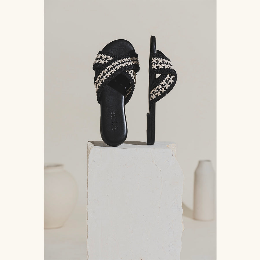 Ebe - Black
