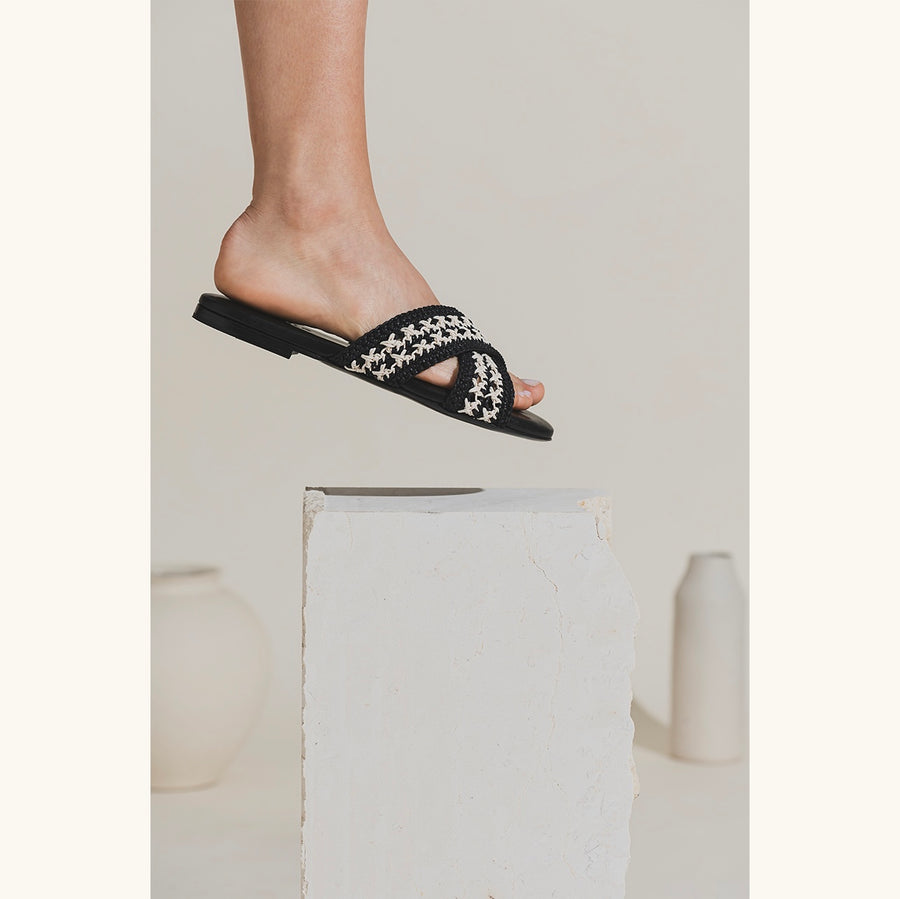 Ebe - Black